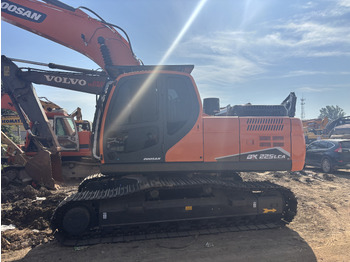 Crawler excavator DOOSAN DX225