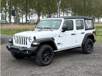 Pickup truck