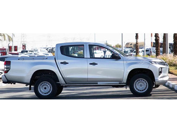 Pickup truck MITSUBISHI L200