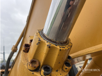 Crawler excavator 1994 Cat 320 Tracked Excavator: picture 5