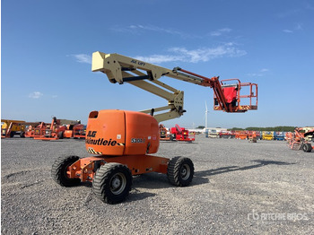 Articulated boom JLG