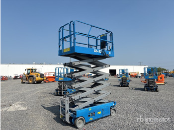 Scissor lift GENIE