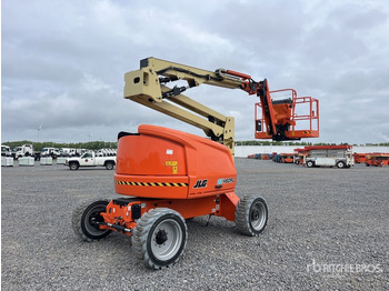 Articulated boom JLG