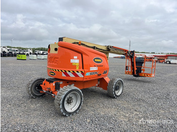 Articulated boom JLG