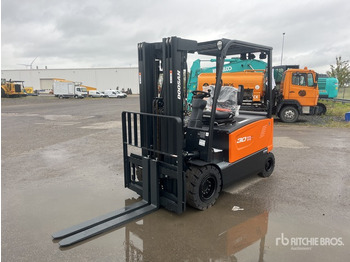 Electric forklift DOOSAN