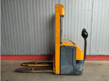 Stacker JUNGHEINRICH EJC