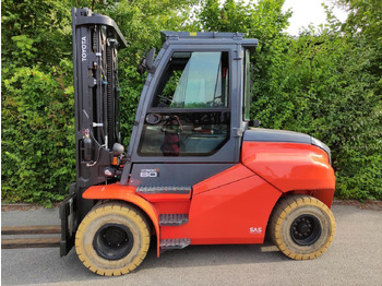 Electric forklift TOYOTA