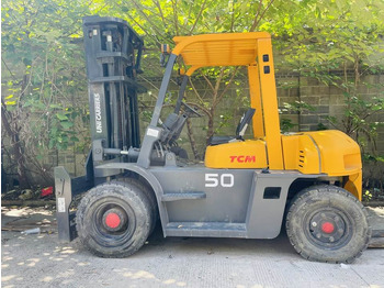 Diesel forklift TCM