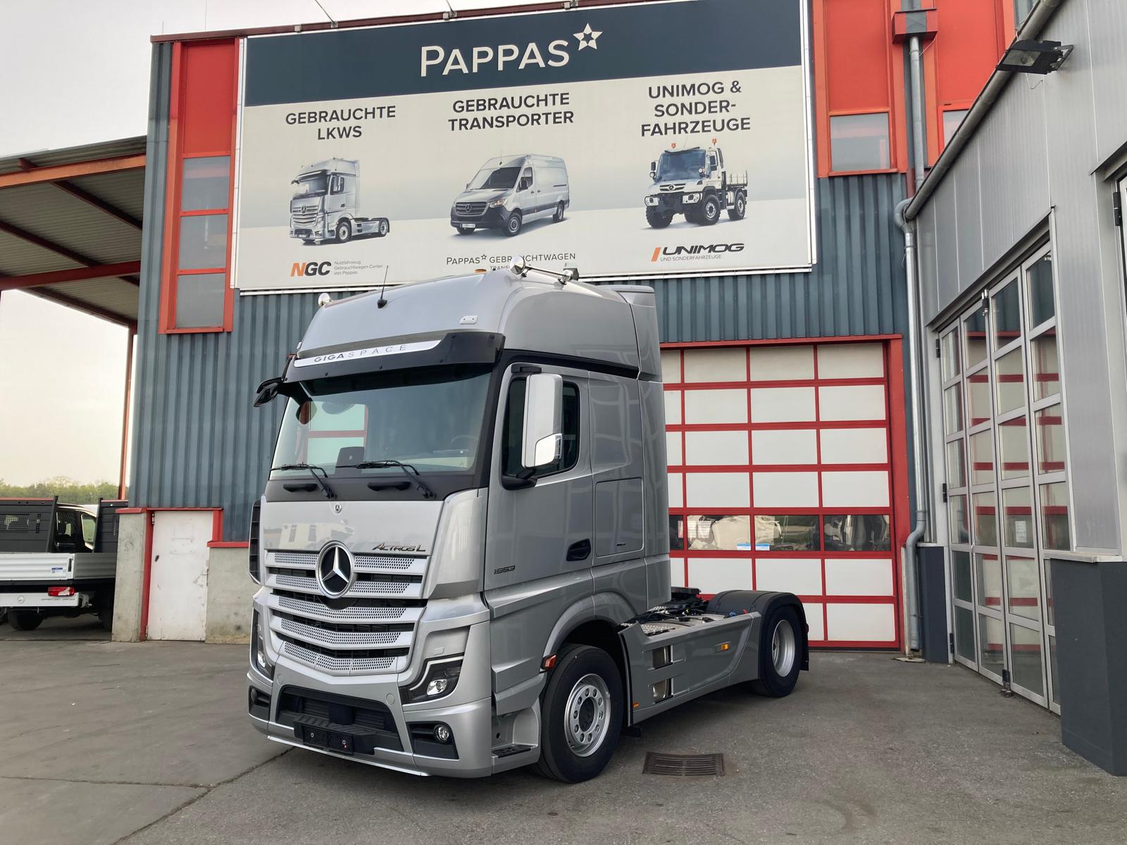 Tractor unit MERCEDES-BENZ