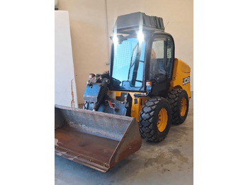 Skid steer loader JCB
