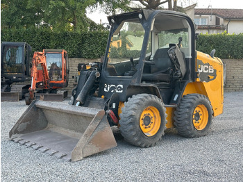 Skid steer loader JCB