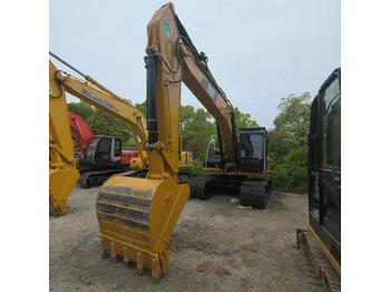 Crawler excavator CATERPILLAR 320D2L: picture 2