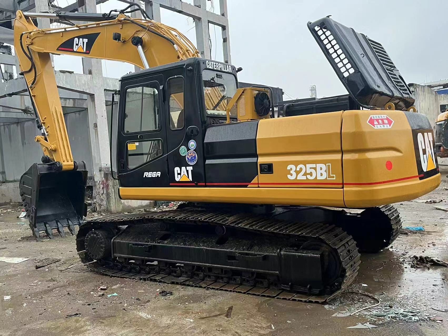 Crawler excavator CATERPILLAR 325BL