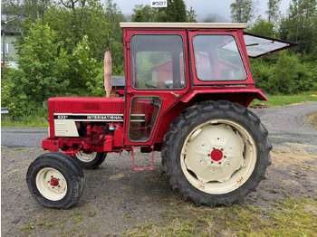 Farm tractor INTERNATIONAL