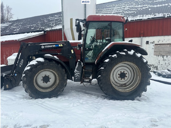 Farm tractor 2002 CASE MX 135 MAXXUM 4x4 tractor with front loader.: picture 3