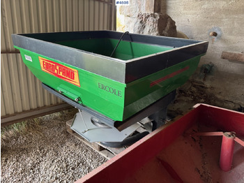 Fertilizer spreader
