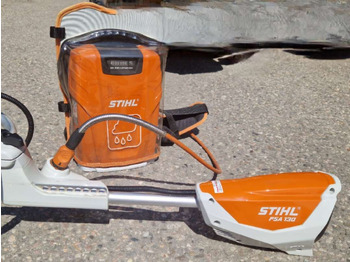 Motorcycle trailer STIHL FSA 130 med AR 3000 ryggsekkbatteri – kraftig og stillegående profftrimmer: picture 4