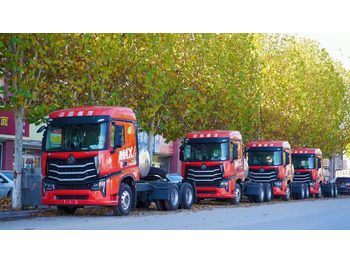Tractor unit HOWO: picture 3