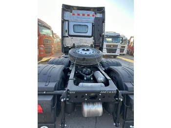 Tractor unit JAC K7: picture 5
