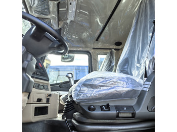 Tractor unit SINOTRUCK HOWO: picture 3