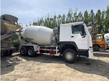 Concrete mixer truck howo: picture 5