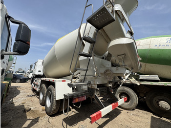 Concrete mixer truck howo: picture 3