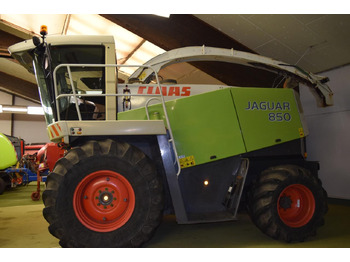 Forage harvester CLAAS Jaguar 850