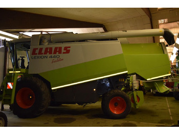 Combine harvester CLAAS Lexion 440 Evolution: picture 3