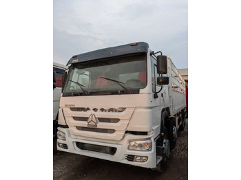 Dropside/ Flatbed truck SINOTRUK HOWO