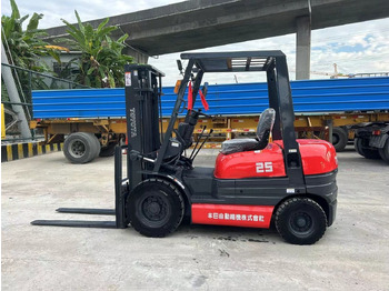 Diesel forklift Toyota FD25: picture 4 Diesel forklift Toyota FD25: picture 4