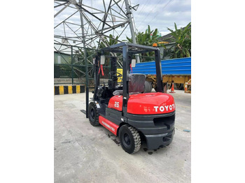 Diesel forklift Toyota FD25: picture 3 Diesel forklift Toyota FD25: picture 3