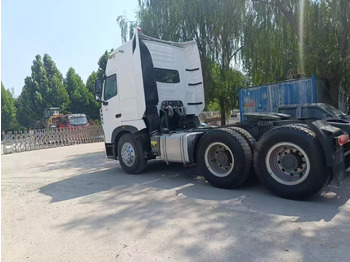 Tractor unit SINOTRUK HOWO A7: picture 4