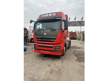 Tractor unit SINOTRUK HOWO