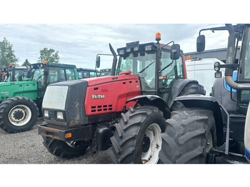 Farm tractor Valtra Valmet 8450, Voorasvering!: picture 2