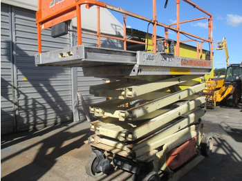Scissor lift JLG 3246 ES: picture 2