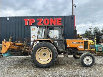 Farm tractor RENAULT