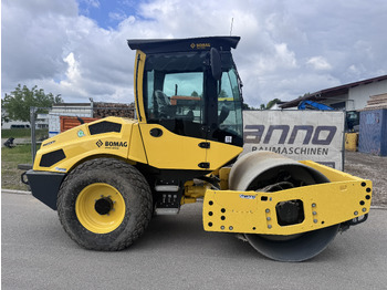 Compactor BOMAG