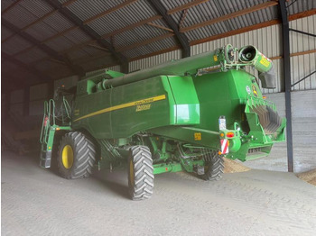Combine harvester JOHN DEERE T660