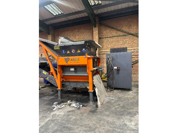 Industrial waste shredder