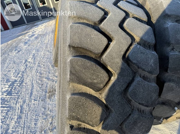 Tire for Construction machinery Goodyear GP-40 Däck med fälg till hjullastare: picture 4