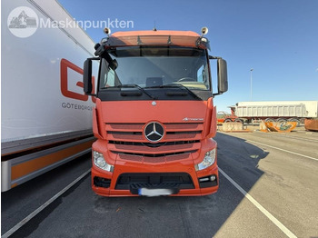 Refrigerator truck Mercedes-Benz Actros 2551: picture 2 Refrigerator truck Mercedes-Benz Actros 2551: picture 2