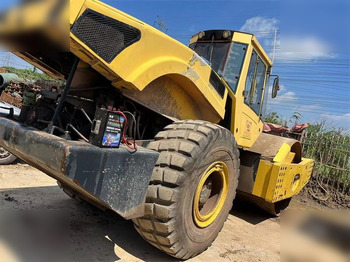 Compactor BOMAG BW226DH-4: picture 4