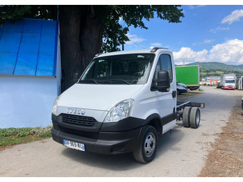 Cab chassis truck IVECO Daily 35c13