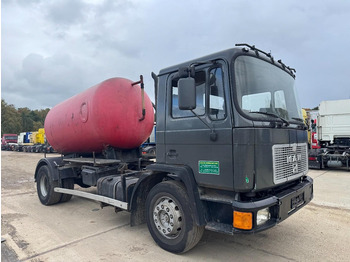 Vacuum truck MAN 18.232 (8000 L / 6 CYLINDER WITH MANUAL PUMP / STEEL SUSPENSION): picture 3