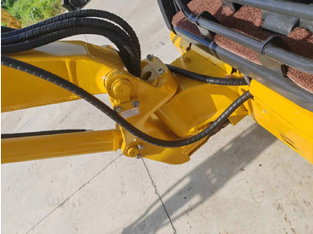 Mini excavator komatsu PC35: picture 4 Mini excavator komatsu PC35: picture 4