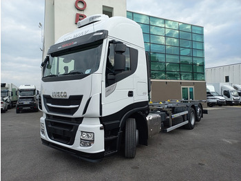 Container transporter/ Swap body truck IVECO AS260S48: picture 2