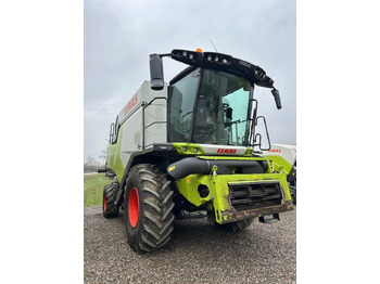 Combine harvester CLAAS