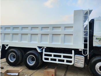 Tipper HINO HINO 700: picture 5