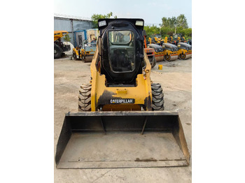 Skid steer loader CATERPILLAR