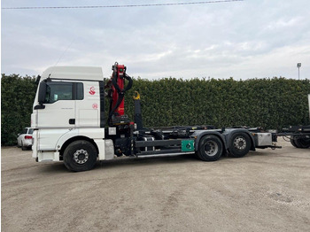 Hook lift truck MAN TGX 26.480 SCARRABILE CON GRU: picture 3 Hook lift truck MAN TGX 26.480 SCARRABILE CON GRU: picture 3